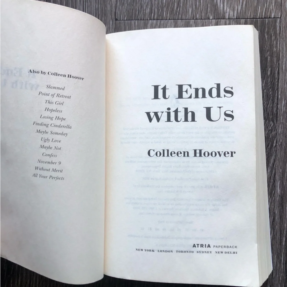 Colleen Hoover 